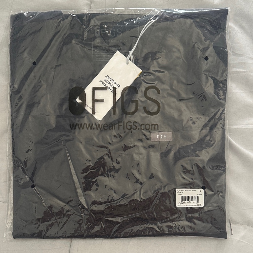 Figs Catarina Charcoal Scrub Top